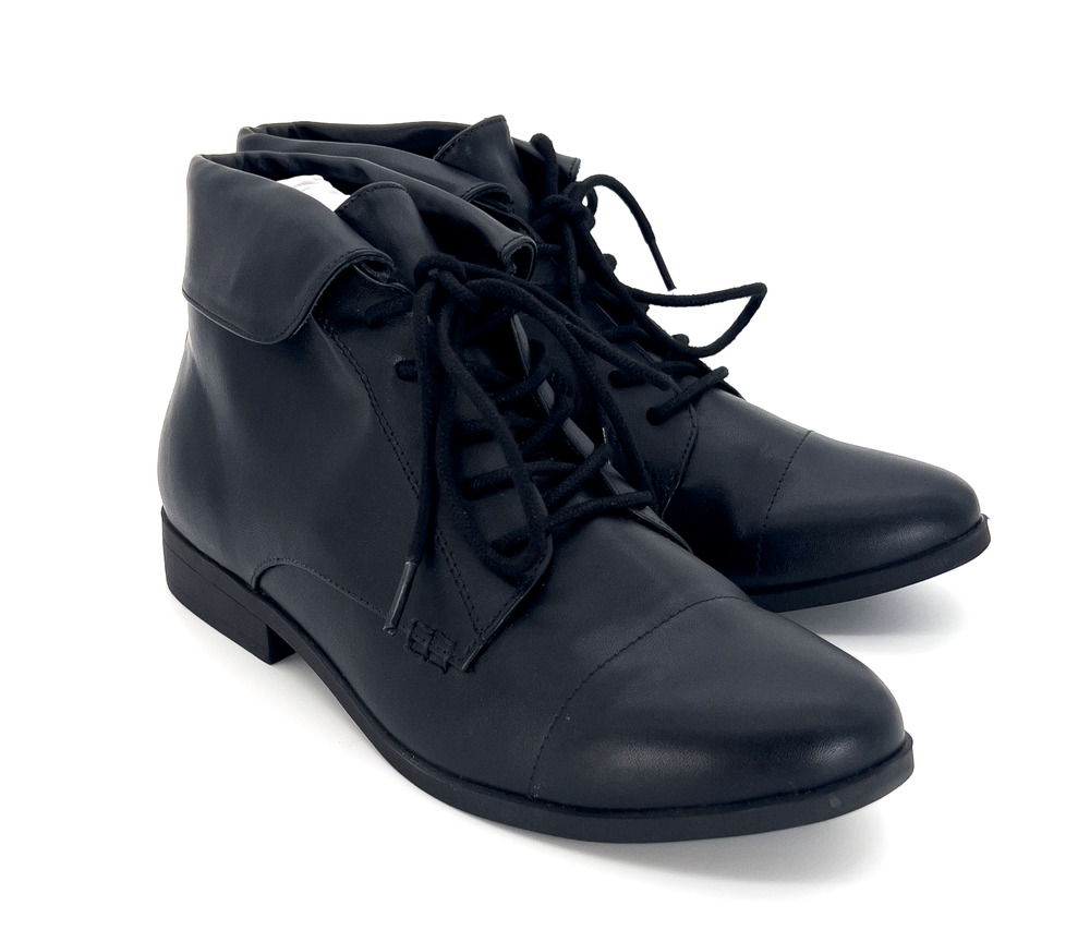 London Fog Crissy Lace Up Ankle Booties w Collar Size 9 Ren Faire Cosplay